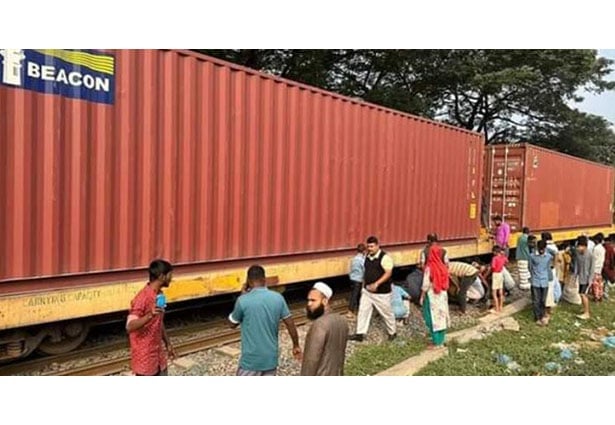 Five freight train coaches derail in Uttara, Dhaka