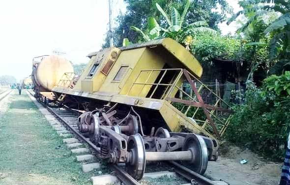 Freight Train Derails in Bangladesh, Disrupting Local Traffic